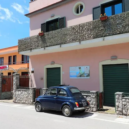 Casa Vacanze Il Postino Hébergement de vacances *